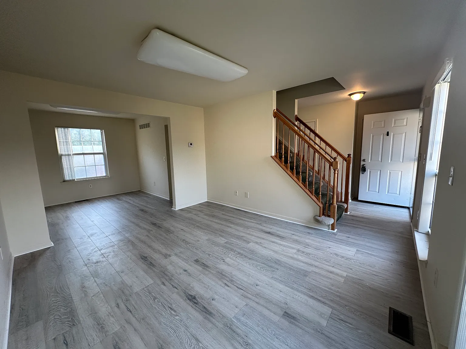4 bed, 2.5 bath, 1923 sqft, $2,800 — Photo 4