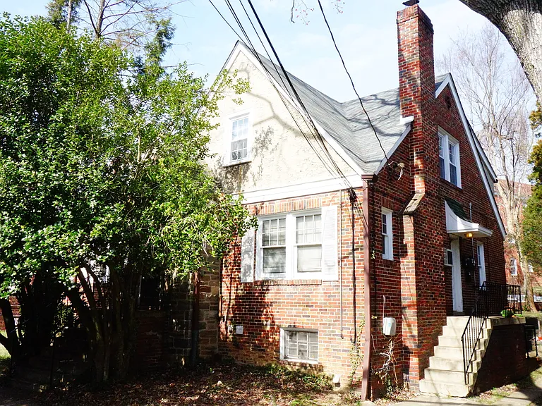 806 Houston Ave — Photo 43