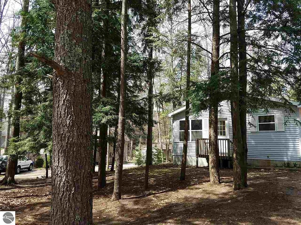 1st image of 19150 White Pine Dr