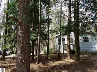 19150 White Pine Dr, Lake Ann, MI 49650