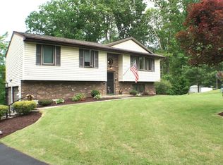 17 Rose Ln, Wappingers Falls, NY 12590