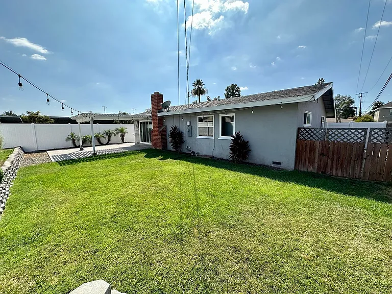 1200 Wilson Ave — Photo 15