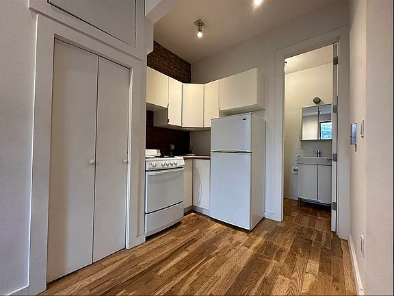 2nd image of 108 Steuben St APT 1C