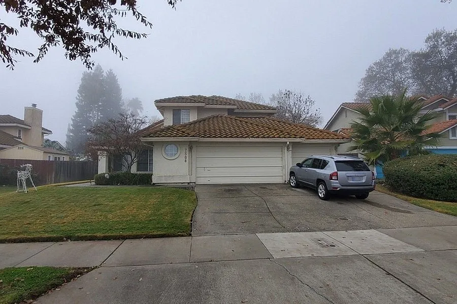 7568 Pocket Rd photo 1