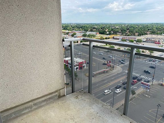 3rd image of 215 Queen St E #1511