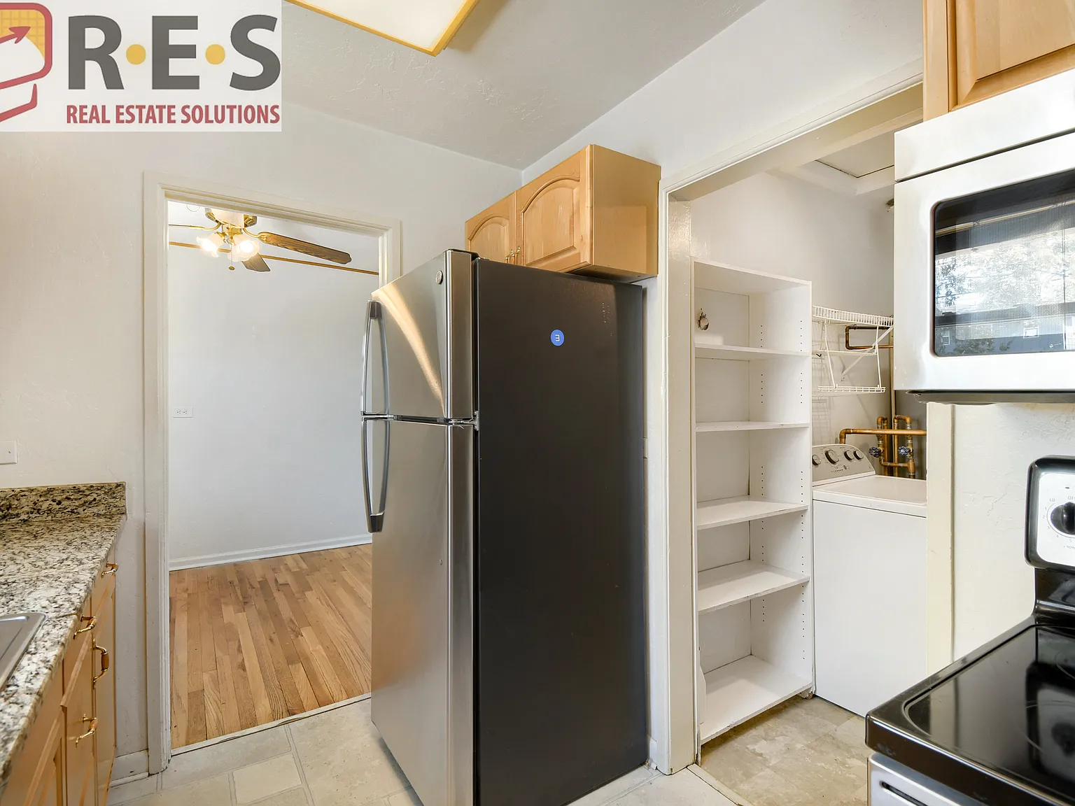 2 bed, 724 sqft, $2,295 — Photo 4