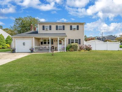 3 Knollwood Court, Holbrook, NY, 11741