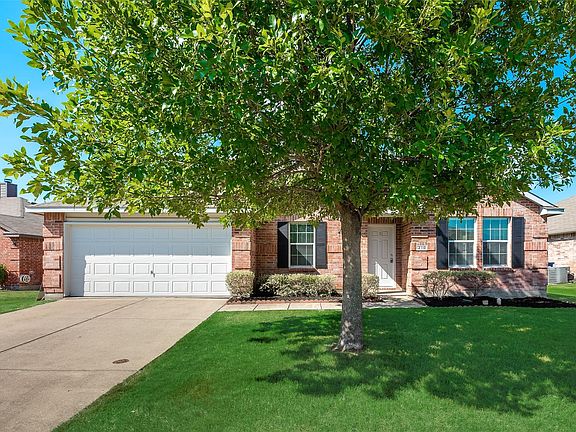 4th image of 210 Long Prairie Dr