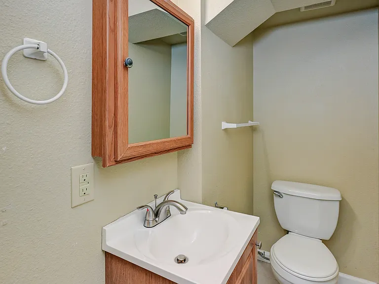 4707 Brooklyn Ave NE #E — Photo 12