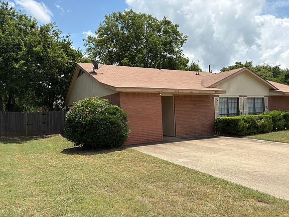 2nd image of 718 Hillcrest Ct