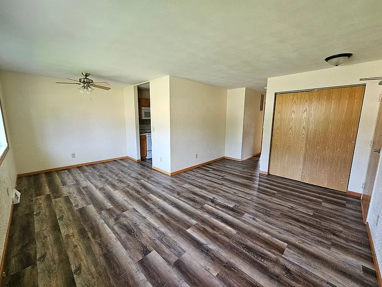 219 S Chambers Ave — Photo 14