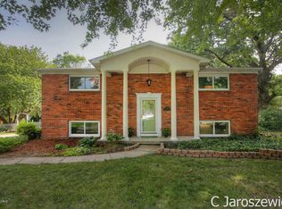 5089 Natchez Ct NE, Rockford, MI 49341