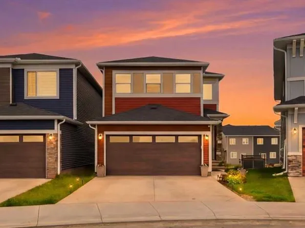 241 S Homestead Cres NE, Calgary, AB T3J 5S4