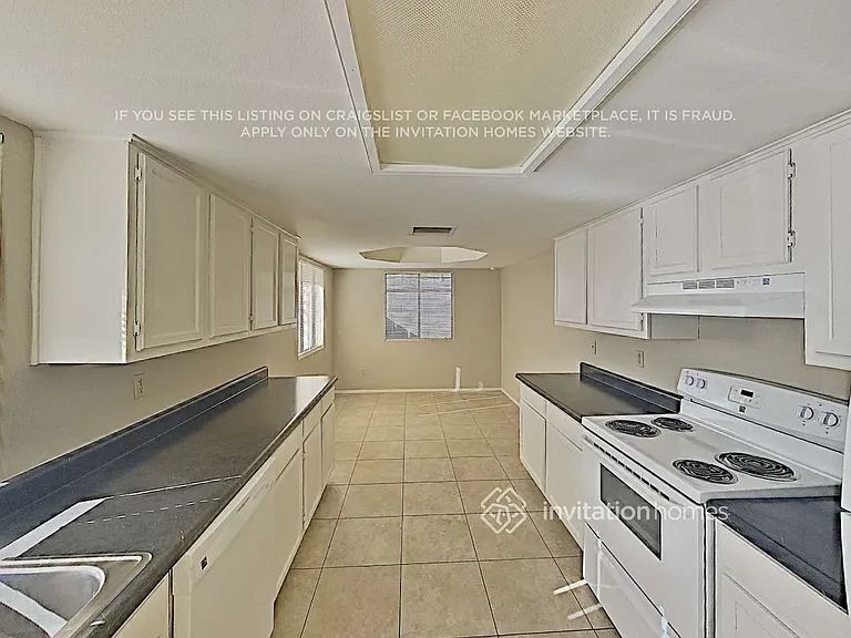 147 W Hillside St — Photo 8