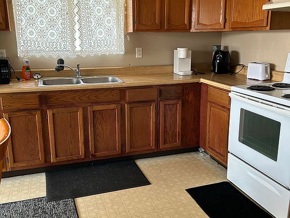 3rd image of 706 1/2 3rd St #3