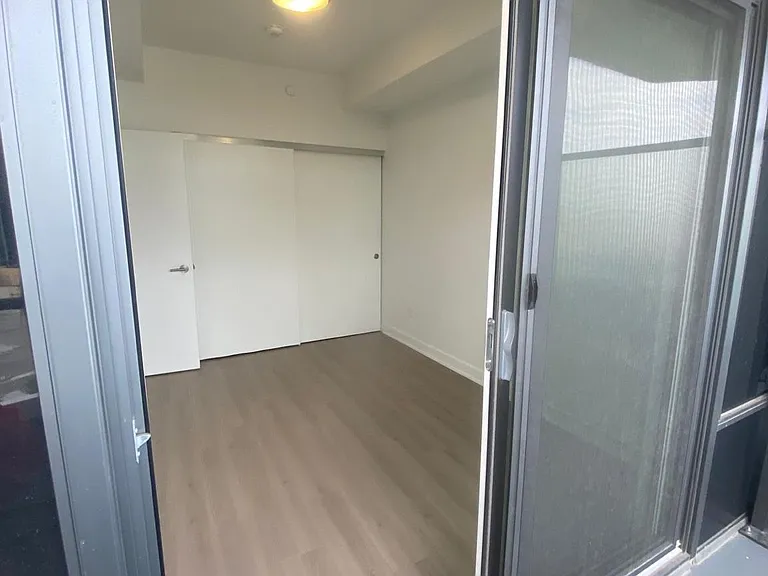 25 Wellington St S #1101 — Photo 9
