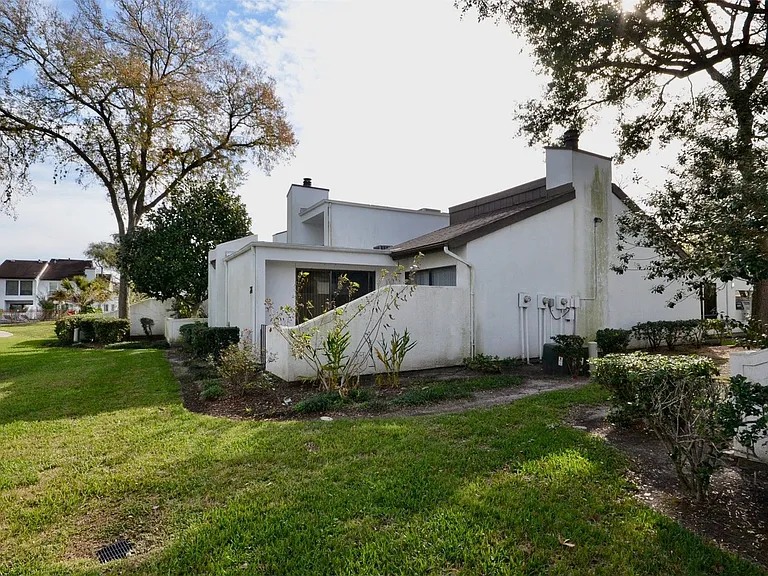 7655 S Braeswood Blvd #26 — Photo 27
