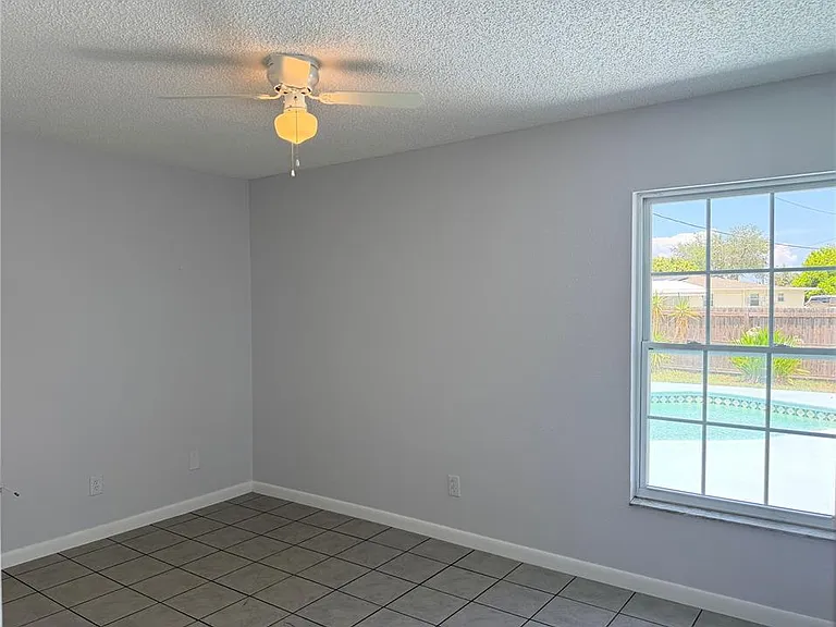208 Flamingo Dr — Photo 9
