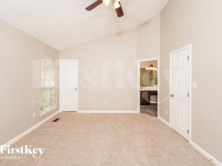 6768 Crossbrook Ln — Photo 7