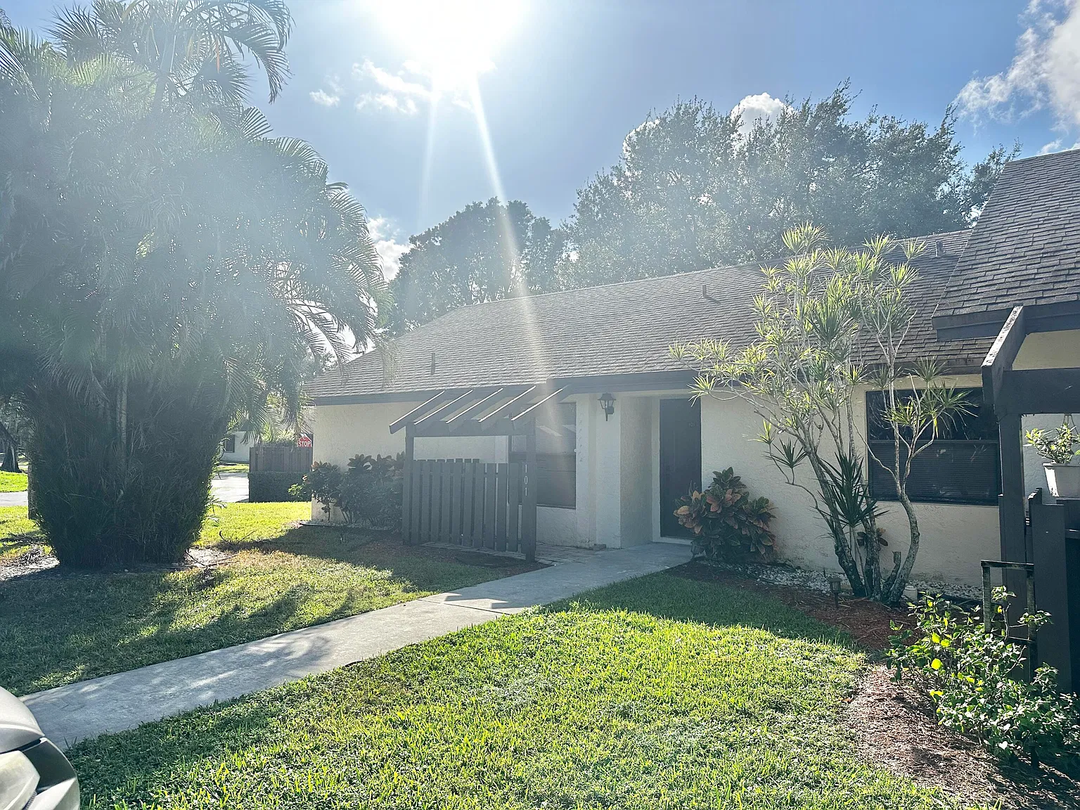 3 bed, 2.0 bath, 1187 sqft, $2,890 — Photo 4
