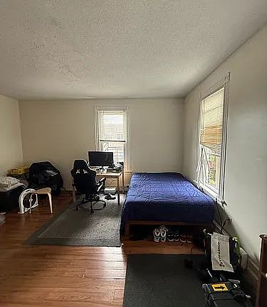 2nd image of 131 Howe St #22