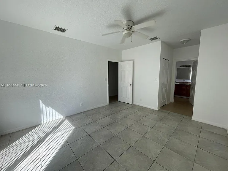 2730 NW 11th St — Photo 15