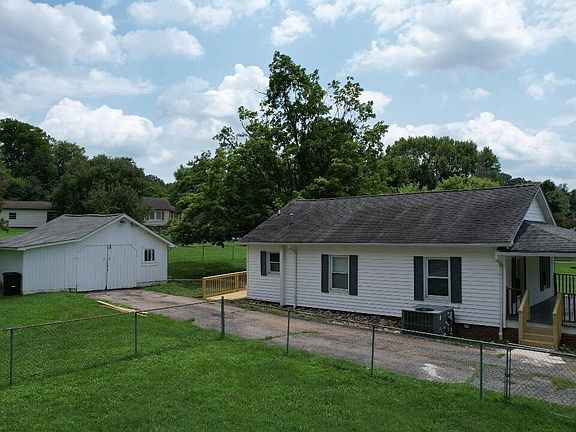 3rd image of 2330 Mitchell Ave