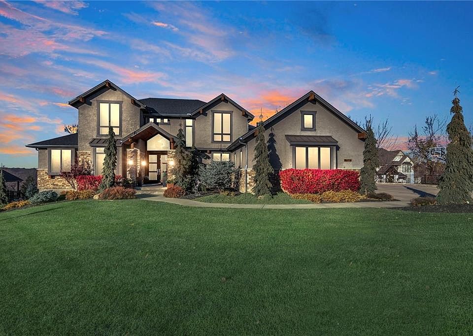 7067 NW Scenic Dr, Parkville, MO 64152 | Zillow