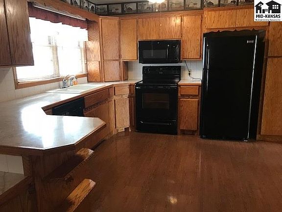 3rd image of 86 Faircrest Dr