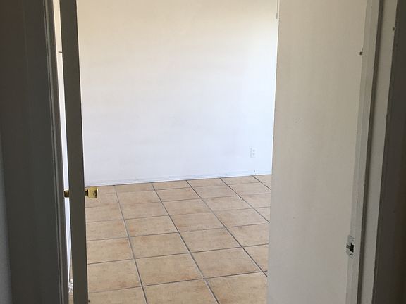 3rd image of 3122 Johnston St