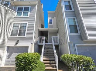 77 Fox Run Dr #105, Englewood, NJ 07631