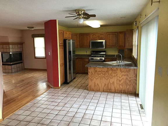 4th image of 520 N 1st St