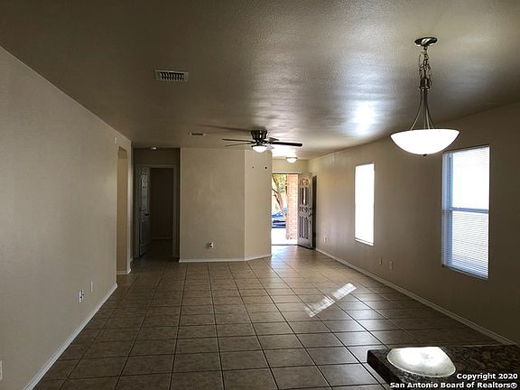 5th image of 7931 Oak Pointe