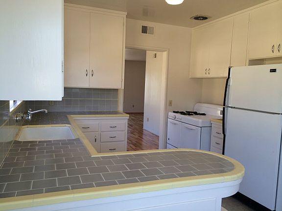 3rd image of 541 E Beach St