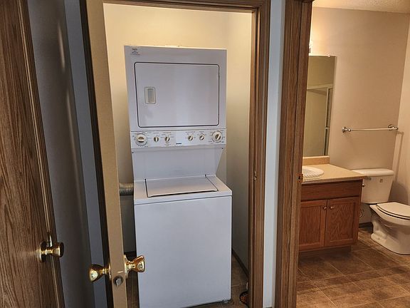 5th image of 3219 S Sycamore Ave #107