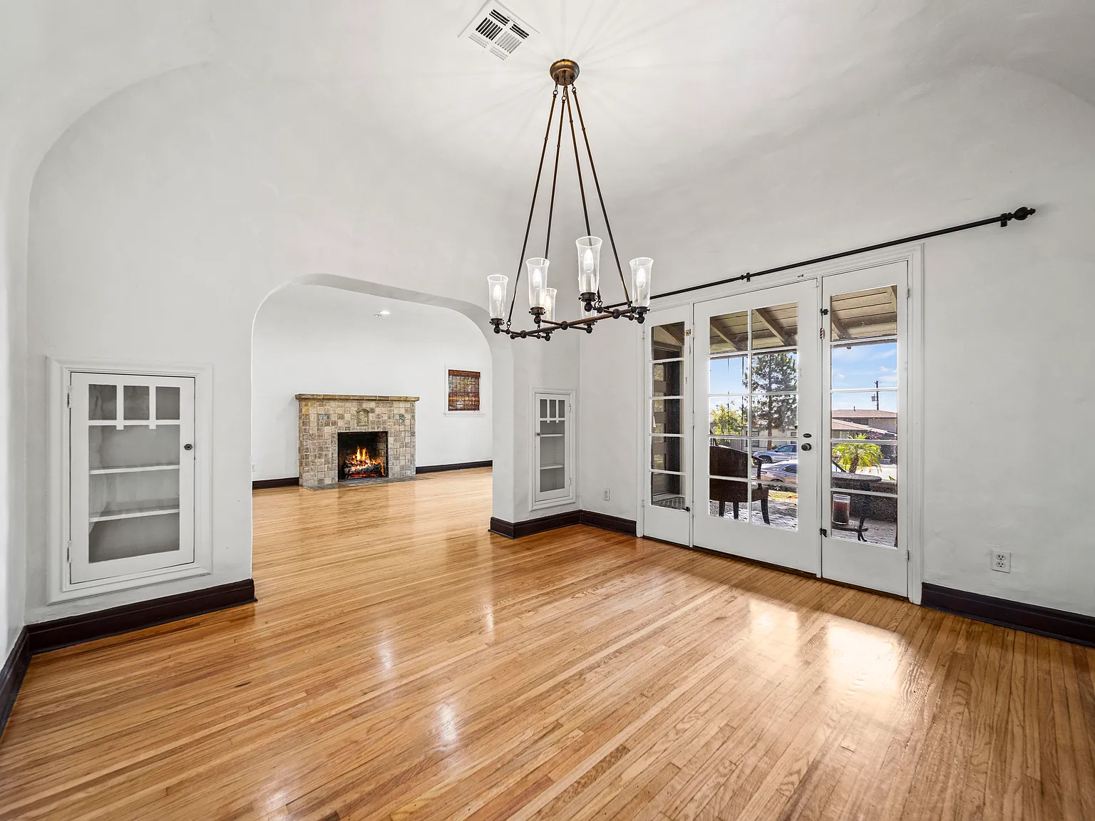 2 bed, 1173 sqft, $4,200 — Photo 4
