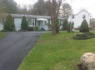 566 Forest Ln, Pottsville, PA 17901