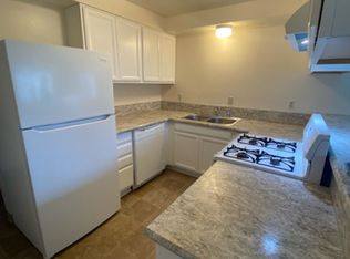 235 Gateway Blvd APT D, Cottage Grove, OR 97424