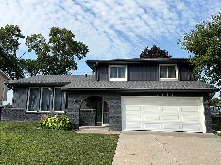 11317 Queens Dr — Photo 1