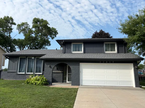 11317 Queens Dr, Omaha, NE 68164
