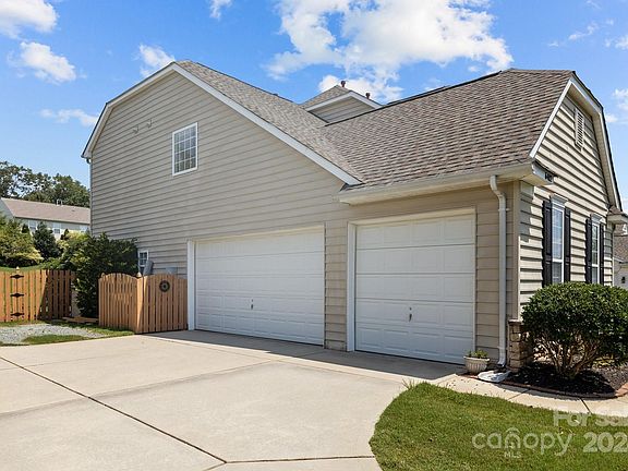 4th image of 6402 Crosshall Pl