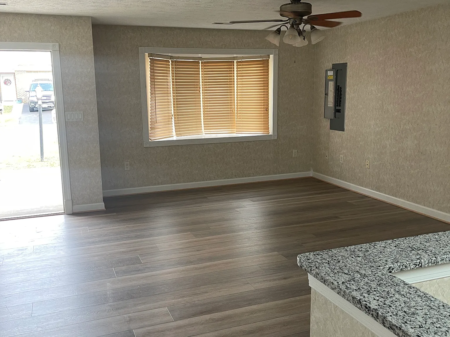 2 bed, 1200 sqft, $1,950 — Photo 3