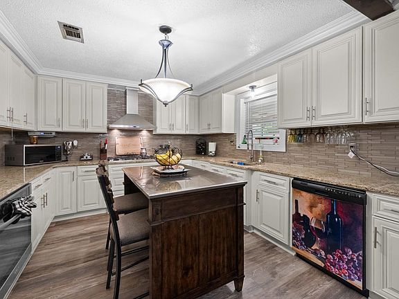 5th image of 104 Lynwood Dr
