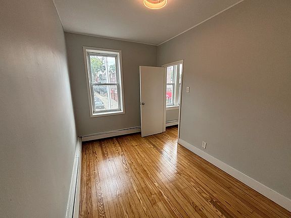 5th image of 567 Westside Ave #2