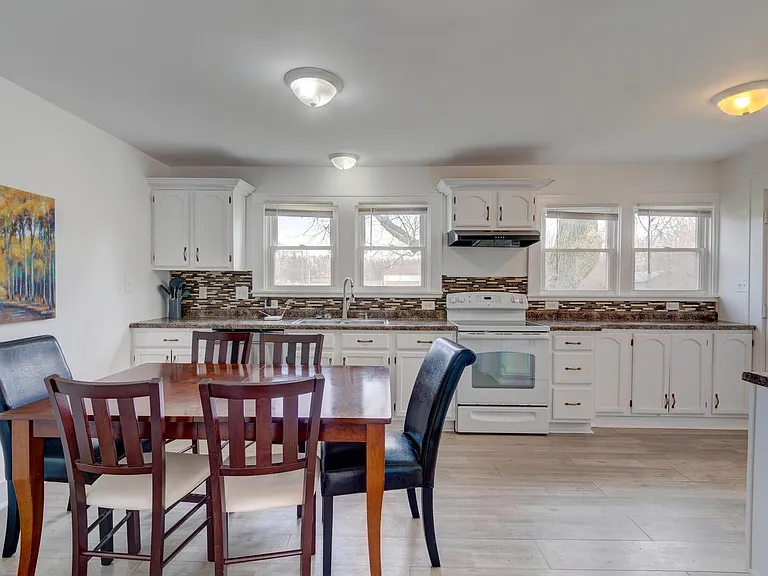 701 W Hanna Ave — Photo 6