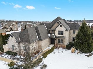 10511 Stoney Point Dr, South Lyon, MI 48178