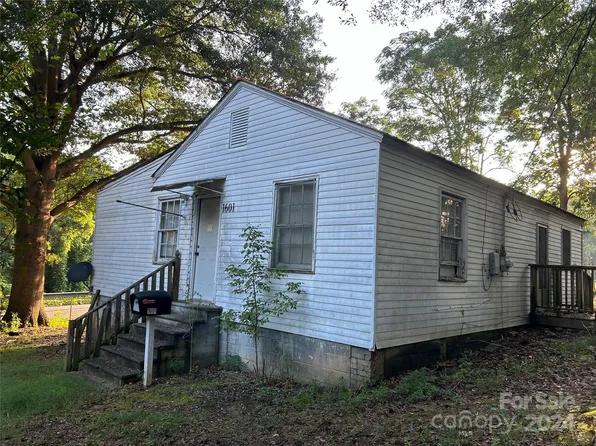 1601 Sigmon St, Lincolnton, NC 28092