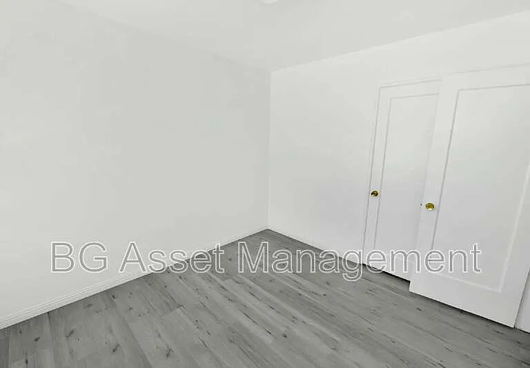 2039 Macarthur Blvd #9 — Photo 8