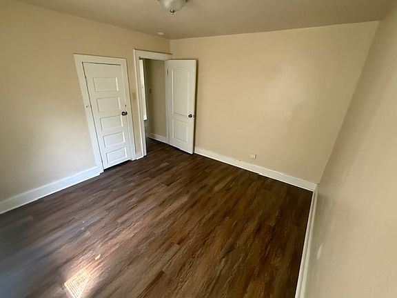 3rd image of 923 Hatton St