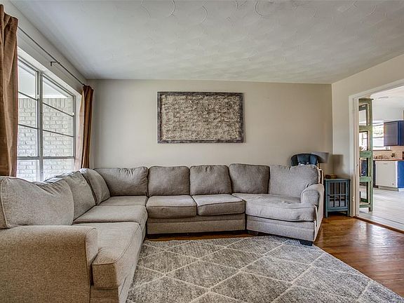 2nd image of 1246 Dumont Dr